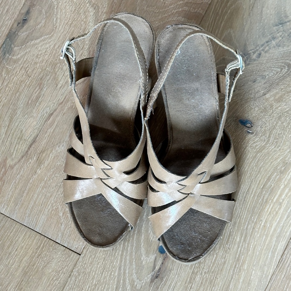 Aerosols Leather Wedges, 8.5